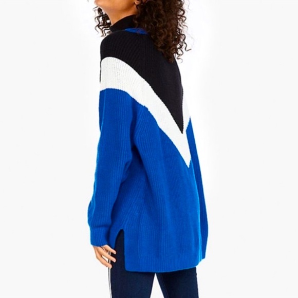 Express Chevron Shaker Chunky Oversized Crew Neck Sweater Blue/Black/White Small - Picture 5 of 6